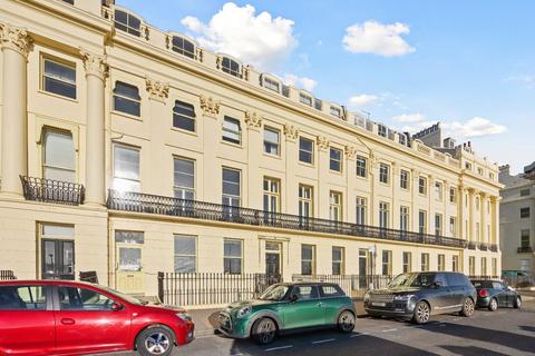 Brunswick Terrace, Hove 3 bed flat for sale