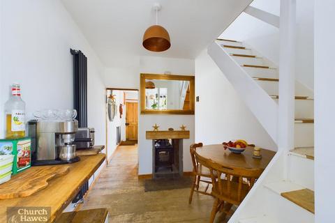 2 bedroom cottage for sale