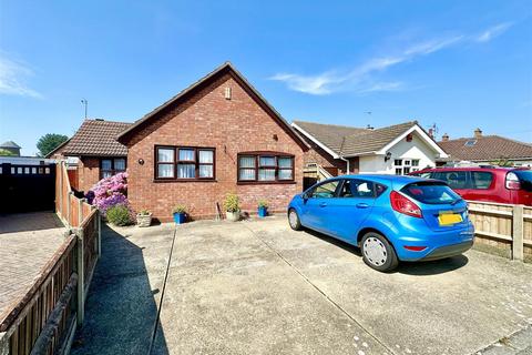 The Close, Corton NR32 3 bed detached bungalow for sale