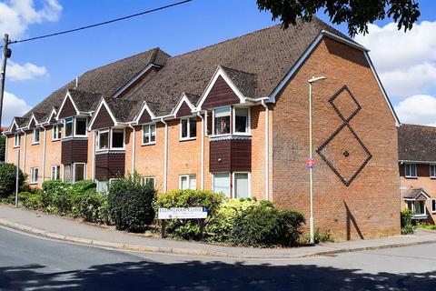 Ellingham Close, Alresford. 2 bed retirement property for sale