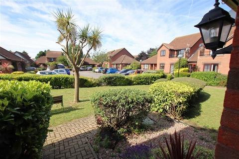 Spinnaker Close, Clacton on Sea 1 bed terraced bungalow for sale