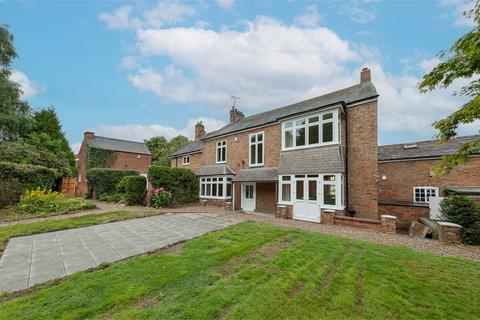 6 bedroom detached house for sale