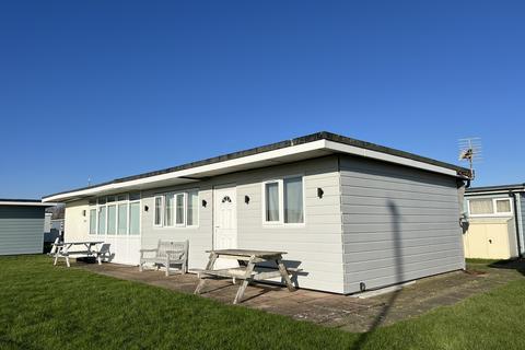 New Lydd Road, Camber TN31 2 bed chalet for sale