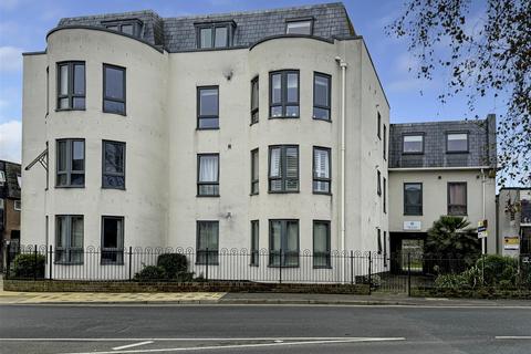 1 Arundel Road, Littlehampton BN17 2 bed apartment for sale