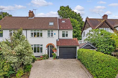 St. Charles Road, Brentwood 5 bed semi