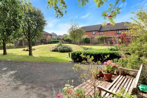 King George V Road, Amersham... 1 bed apartment for sale