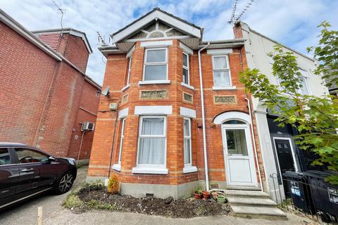 6 bedroom semi-detached house for sale