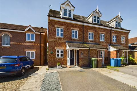 Darwin Drive, Driffield, YO25 5PF 3 bed townhouse for sale