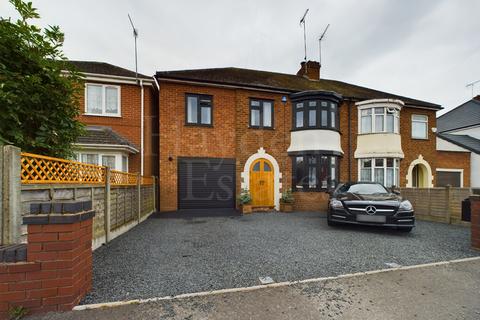 4 bedroom semi-detached house for sale