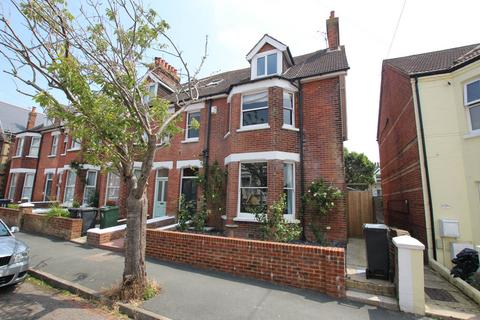Bedford Grove, Eastbourne, BN21 2DU 5 bed semi