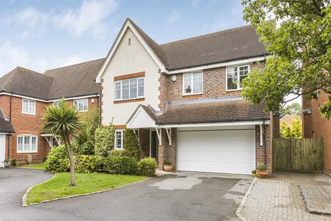 Barley Mead, Cox Green 5 bed detached house for sale