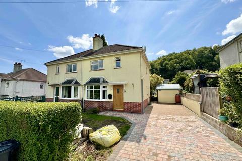 Camomile Green, Lydbrook, GL17 9LN 3 bed semi