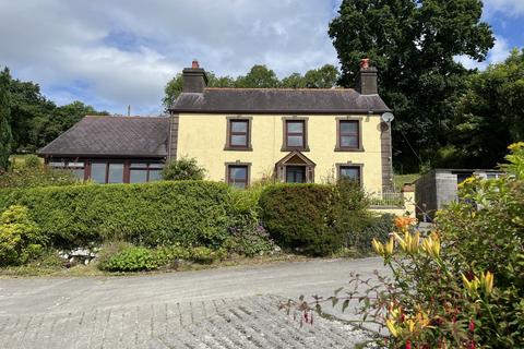 Llansadwrn, Llanwrda, Carmarthenshire. 3 bed farm house for sale