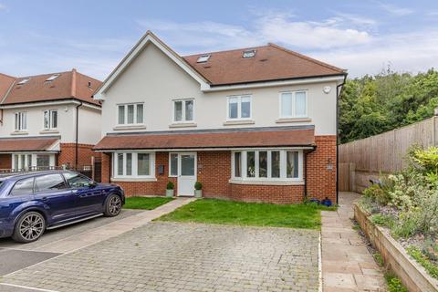 4 bedroom semi-detached house for sale