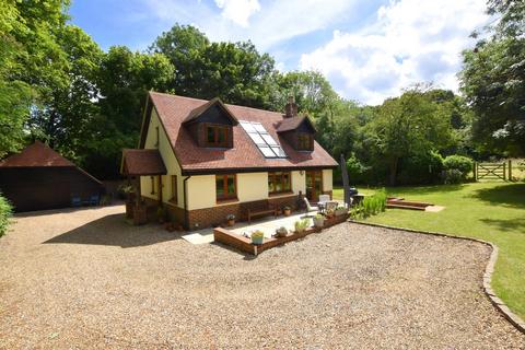 Salmons Road, Effingham, KT24 3 bed detached house for sale