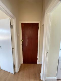 Broomhill Road, Ilford, Essex 1 bed flat for sale