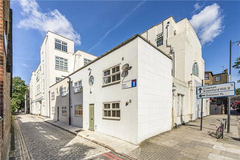 Rowe Lane, London, E9 2 bed end of terrace house for sale
