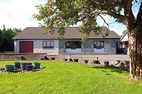 Cardigan Road, Newcastle Emlyn... 4 bed detached bungalow for sale