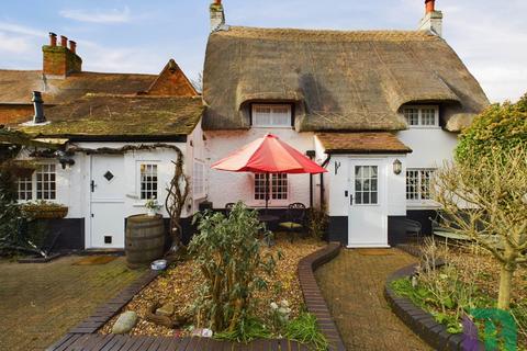 Spinney Lane, Milton Keynes MK17 2 bed cottage for sale