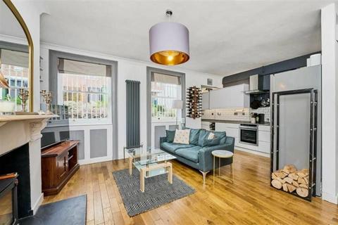 Stockwell Road, London, SW9 1 bed flat for sale