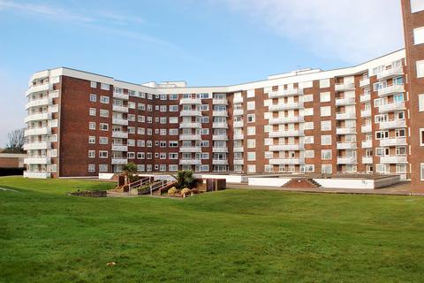 Grove Road, Bournemouth BH1 3 bed flat for sale