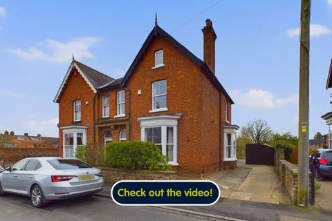 Lockwood Street, Driffield YO25 5 bed semi