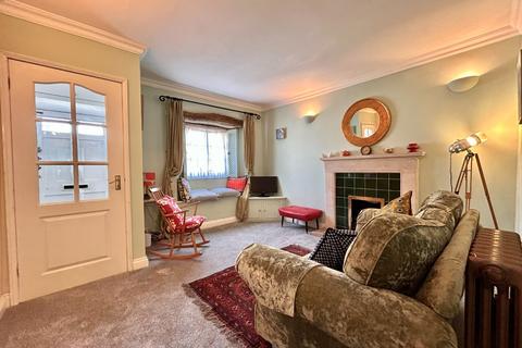 London Road, Tetbury... 2 bed terraced house for sale