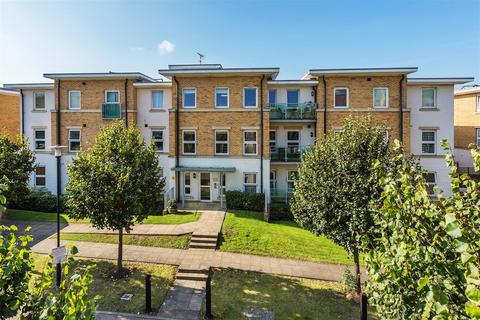 HIGHBURY DRIVE, LEATHERHEAD, KT22 2 bed apartment for sale