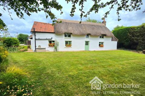 Crescent Road, Verwood BH31 3 bed cottage for sale