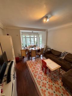 3 bedroom flat for sale