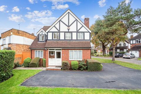 Robarts Close, Pinner, HA5 4 bed detached house for sale