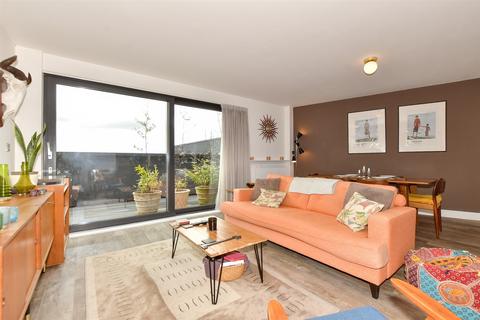 George Street, Ashford, Kent 2 bed apartment for sale
