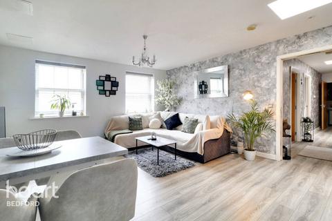 Beauvais Square, Bedford 2 bed apartment for sale