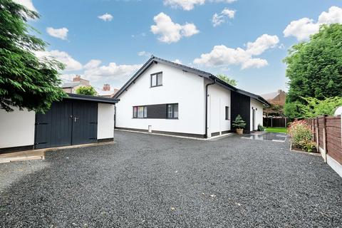 The Polygon, Eccles, M30 6 bed detached house for sale