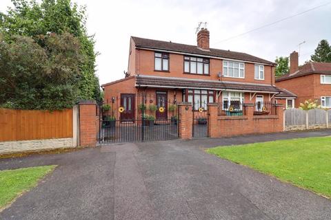 5 bedroom semi-detached house for sale