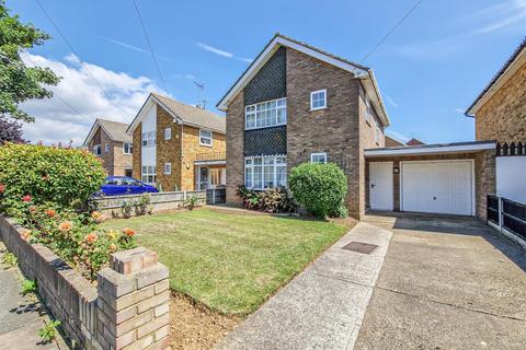 Maplin Way, Thorpe Bay SS1 3 bed detached house for sale