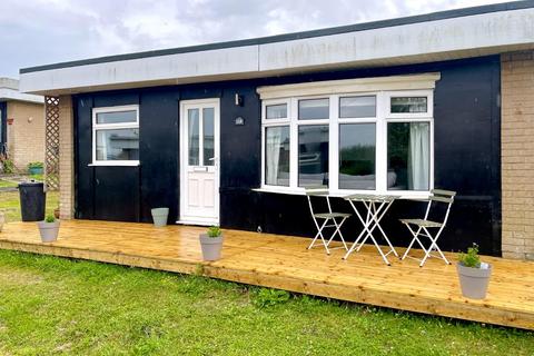 Fort Road, Lavernock, Penarth 2 bed chalet for sale