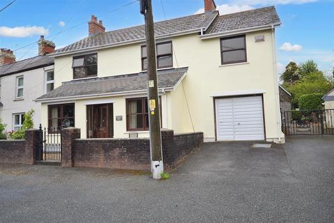 4 bedroom semi-detached house for sale