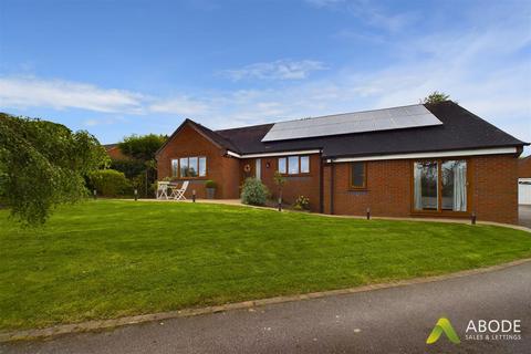 Ashbourne Road, Staffordshire... 4 bed detached house for sale