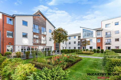 Kings Place, Fleet Road, Fleet. 1 bed apartment for sale