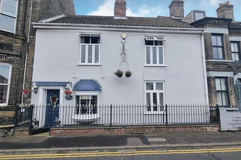 High Street, Gorleston 3 bed terraced house for sale