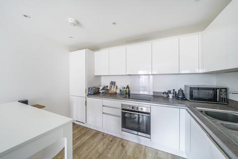 Meridian Way, Southampton, Hampshire 2 bed apartment for sale