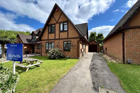 Glenville Close, Christchurch BH23 4 bed detached house for sale