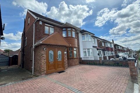 5 bedroom semi-detached house for sale