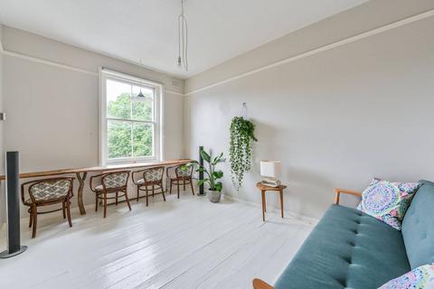 McAuley Close, Southwark, London, SE1 1 bed flat for sale