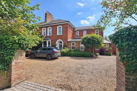 Mundesley Road, North Walsham 5 bed townhouse for sale