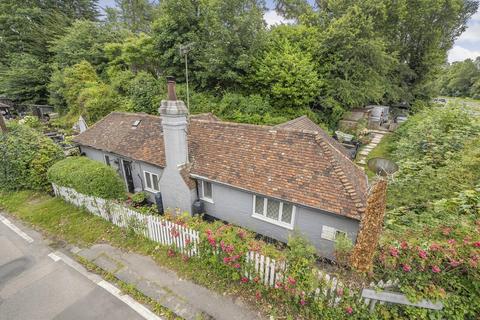 Sandyhurst Lane, Ashford TN25 3 bed detached bungalow for sale