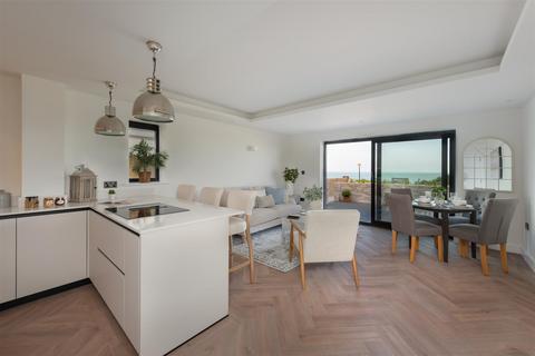 Marine Parade, Tankerton, Whitstable 2 bed apartment for sale