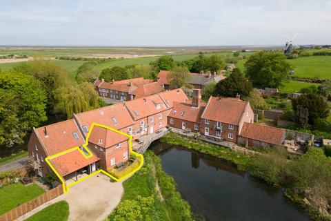 Tower Road, Burnham Overy Staithe, PE31 2 bed character property for sale