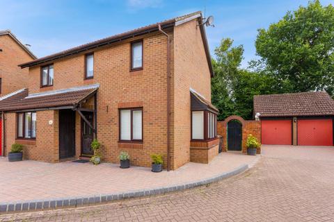 Ingleside Drive, Stevenage SG1 3 bed link detached house for sale